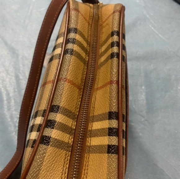 💢💢💢💢SOLD💢💢💢💢               Euc Burberry signature nova - Picture 7 of 9